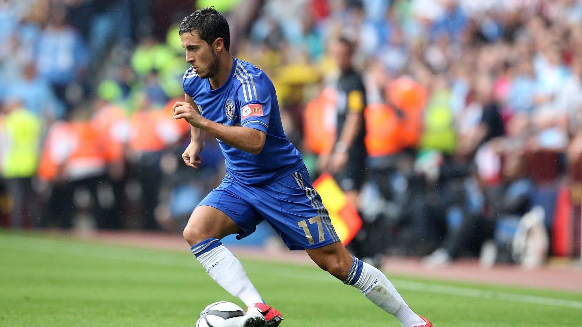 篮球的三重宇宙，当深圳鏖战纽约，布克在欧冠的夜晚投出太阳