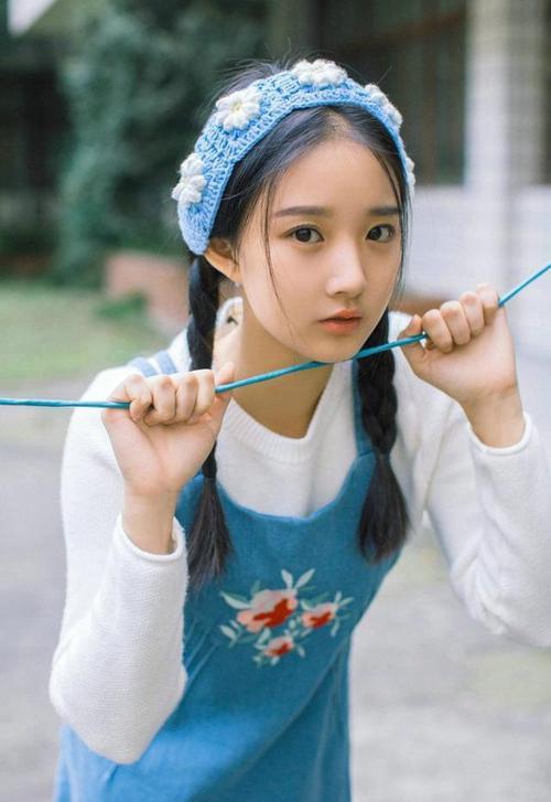 根据您提供的关键词，您可能混淆了不同的运动项目和事件。目前并不存在美国全面压制哥斯达黎加与金玟哉在NBA总决赛接管比赛同时发生的真实事件